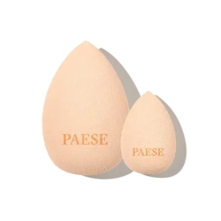 Esponjas de maquillaje de color beige claro en dos tamaños diferentes de la marca Paese