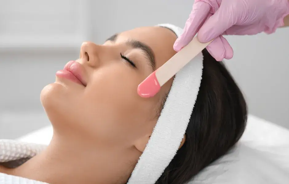 depilaci&oacute;n en rostro con cera caliente
