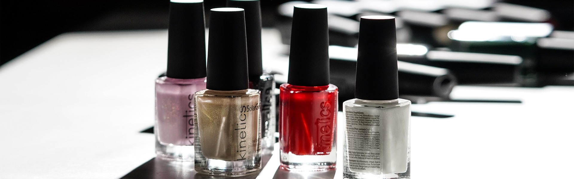 Esmaltes de uñas semipermanentes o sin lámpara: claves profesionales para elegir la mejor opción 