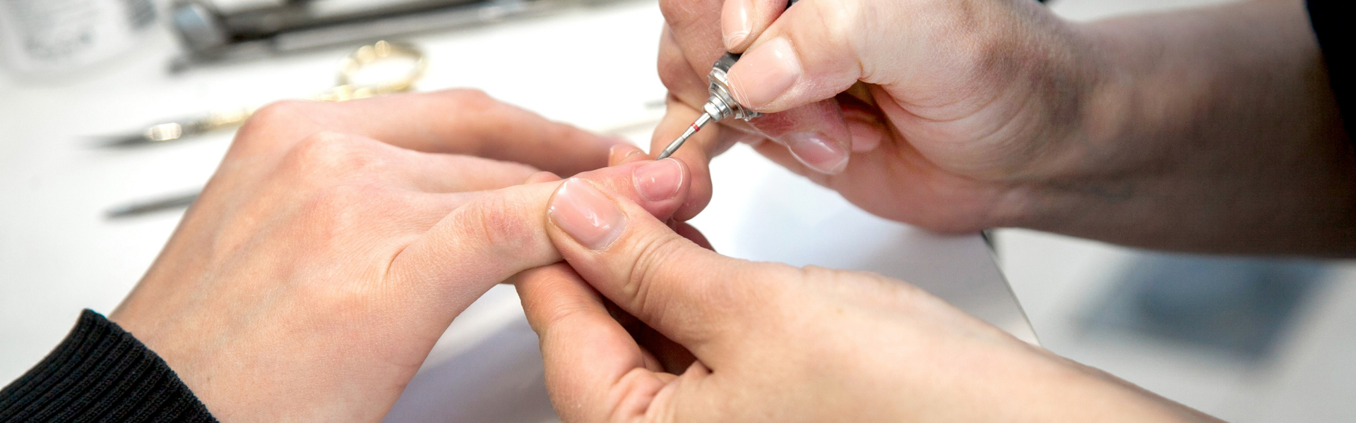 Guía profesional de fresas para manicura y pedicura